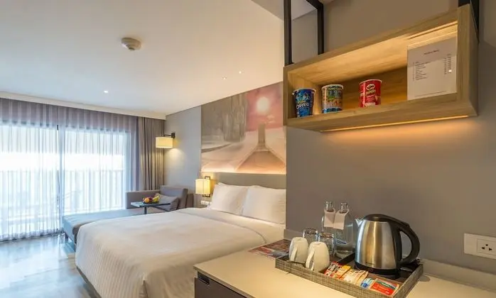Premium Oda, 1 En Büyük (King) Boy Yatak, Balkon, Havuz Manzaralı