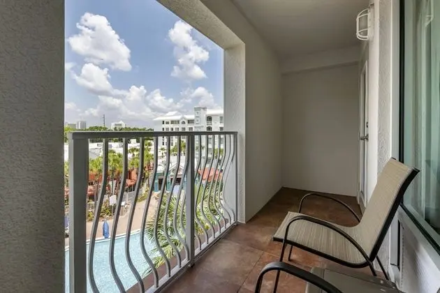 Süit, 1 Yatak Odası, Balkon, Havuz Manzaralı