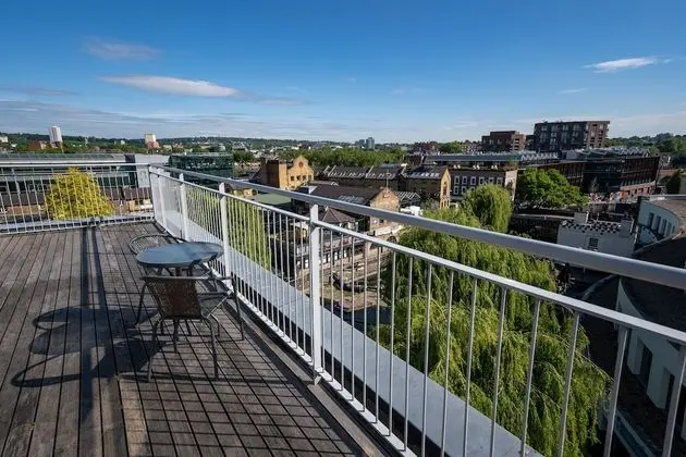 Premium Oda, 1 En Büyük (King) Boy Yatak, Balkon
