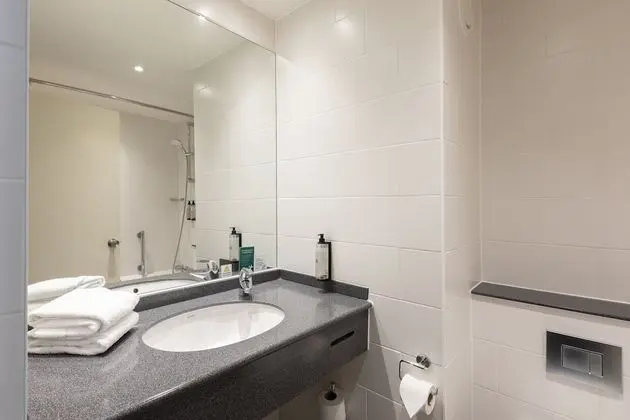 Premium Oda, 1 Büyük (Queen) Boy Yatak (High Floor)