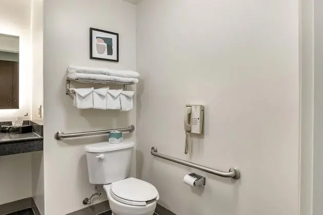 Standard Oda, 1 En Büyük (King) Boy Yatak, Engellilere Uygun (Mobility Tub)