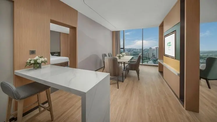 Süit, 1 Yatak Odası (Living and Dining Area)
