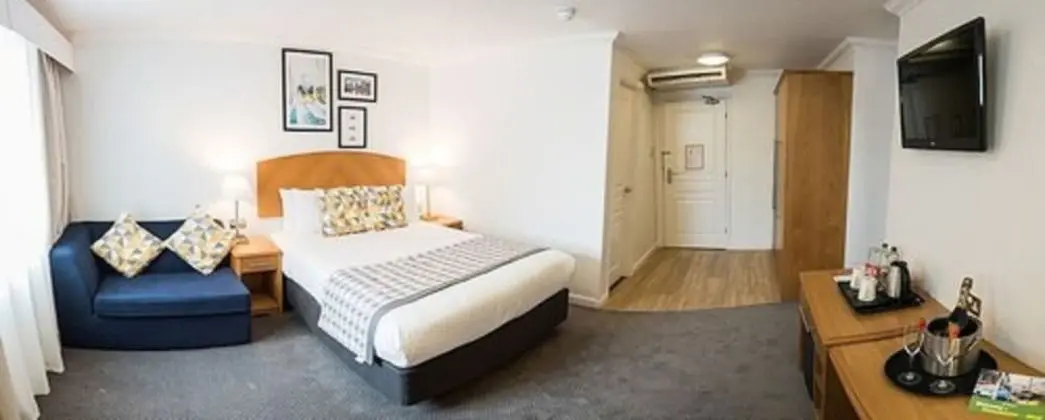 Standard Oda, 1 En Büyük (King) Boy Yatak (Minifridge)