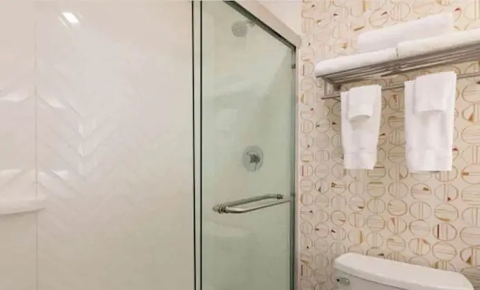 Standard Oda, 2 Büyük (Queen) Boy Yatak (Walk In Shower)