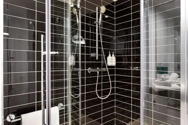 Premium Oda, 1 En Büyük (King) Boy Yatak