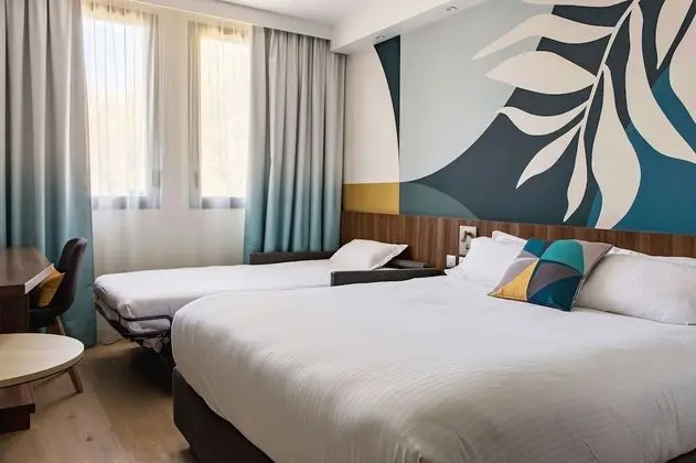 Standard Oda, 1 Büyük (Queen) Boy Yatak ve Çekyat