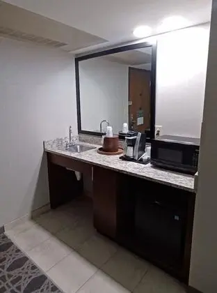 Süit, 1 En Büyük (King) Boy Yatak, Engellilere Uygun (Hearing, Accessible Tub)