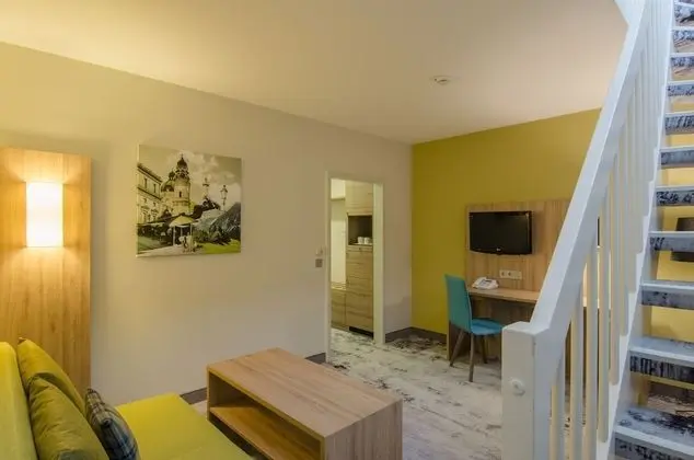 Süit, 1 En Büyük (King) Boy Yatak ve Çekyat