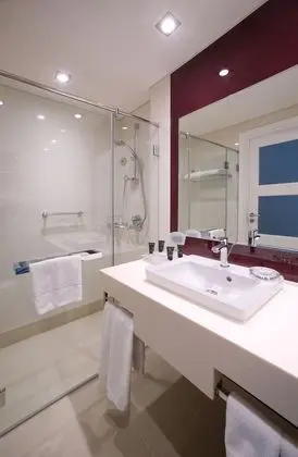 Standard Oda, 1 En Büyük (King) Boy Yatak, Havuz Manzaralı