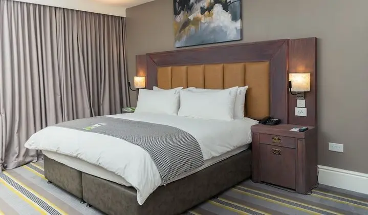 Standard Oda, 1 En Büyük (King) Boy Yatak, Şehir Manzaralı (Mountain View)