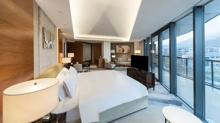Süit, Balkon, Şehir Manzaralı