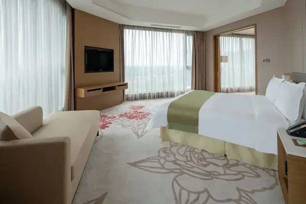 Süit, 1 Yatak Odası, Bahçe Manzaralı (Living Area)