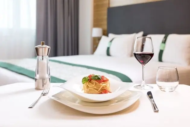 Premium Oda, 1 En Büyük (King) Boy Yatak