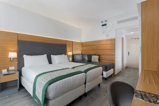 Premium Oda, Sigara İçilmez (2 Bed with Sofa Bed)