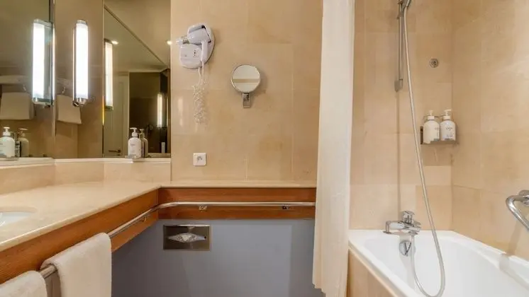 Premium Oda, 2 Tek Kişilik Yatak, Balkon, Bahçe Manzaralı