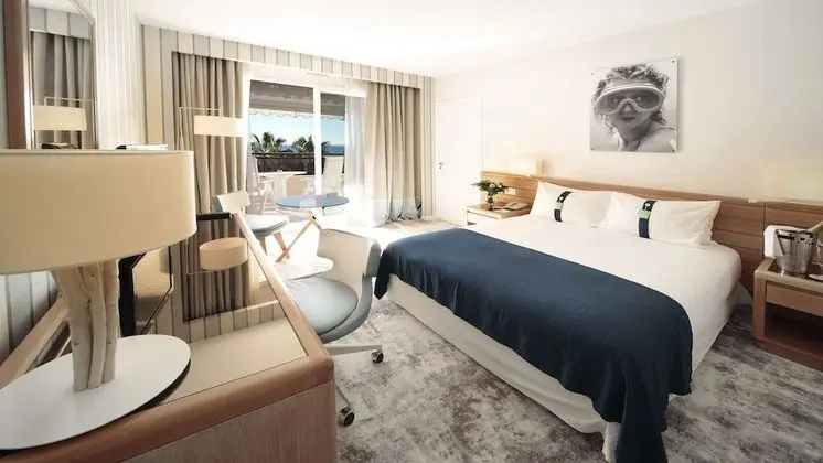 Süit, 1 En Büyük (King) Boy Yatak ve Çekyat, Balkon, Deniz Manzaralı