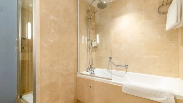 Süit, 1 En Büyük (King) Boy Yatak ve Çekyat, Balkon, Deniz Manzaralı