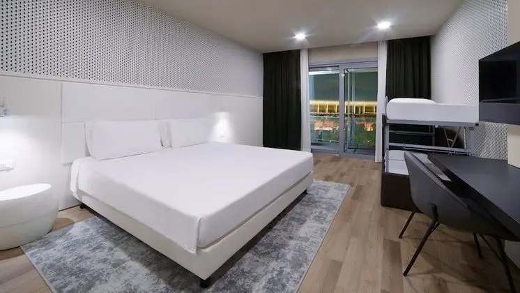 Premium Oda, 1 En Büyük (King) Boy Yatak ve Çekyat, Manzaralı (Vulcano Buono Square View)