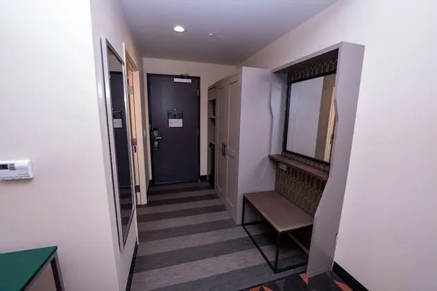 Oda, 1 En Büyük (King) Boy Yatak, Engellilere Uygun, Sigara İçilmez (Hearing Accessible)
