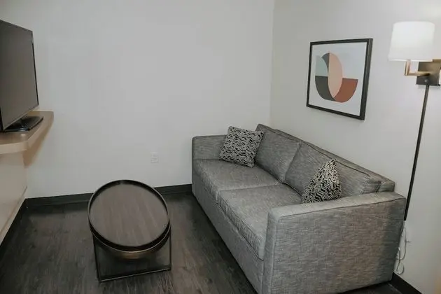 Premium Oda, 1 En Büyük (King) Boy Yatak ve Çekyat