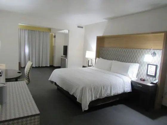 Süit, 1 En Büyük (King) Boy Yatak ve Çekyat (Extra Floor Space)