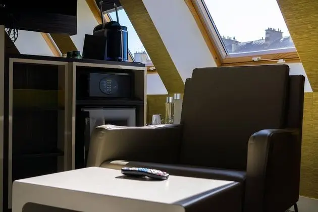 Süit, 1 Büyük (Queen) Boy Yatak (Living Area)