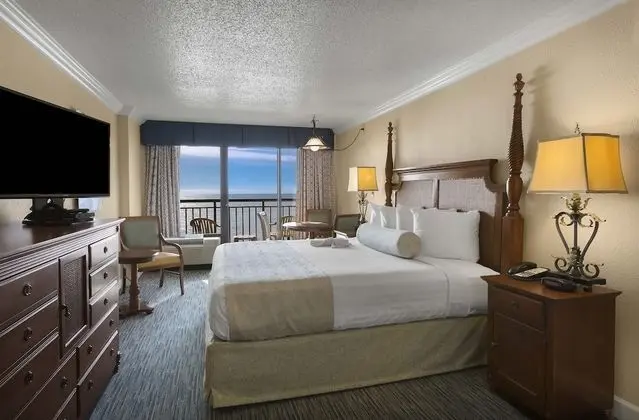 Tower Oceanfront Efficiency, 1 King Bed with Balcony