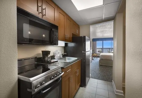 Tower Oceanfront Efficiency, 1 King Bed with Balcony