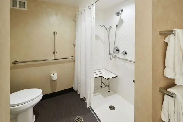 Standard Oda, 2 Tek Kişilik Yatak, Engellilere Uygun (Roll-In Shower)