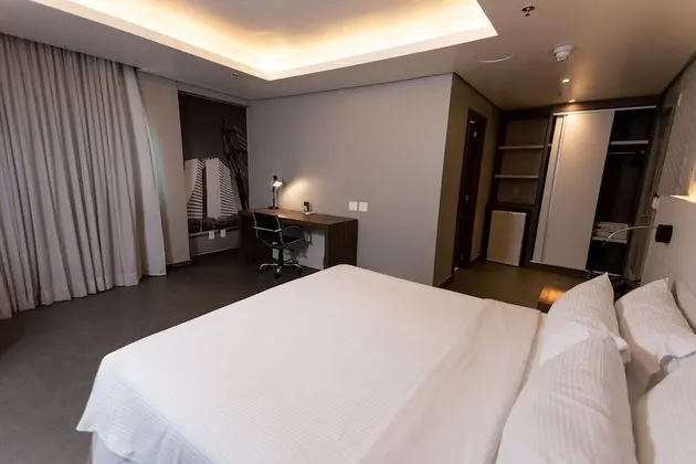 Deluxe Tek Büyük Yataklı Oda