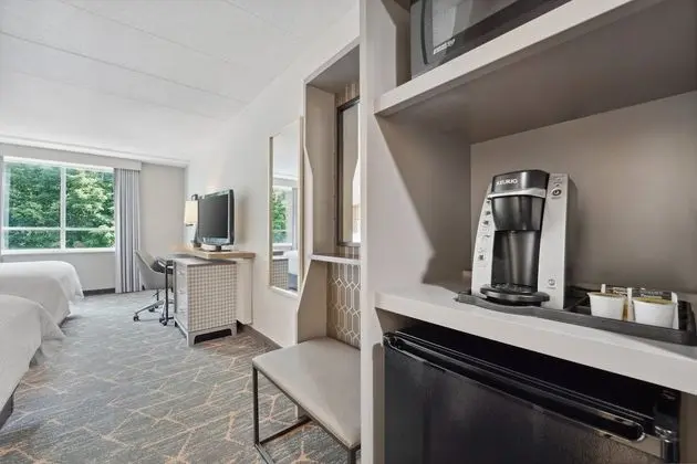 Standard Oda, 2 Büyük (Queen) Boy Yatak, Engellilere Uygun (Mobility, Transfer Shower)