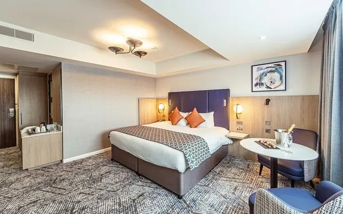 Junior Süit, 1 En Büyük (King) Boy Yatak (Super King)