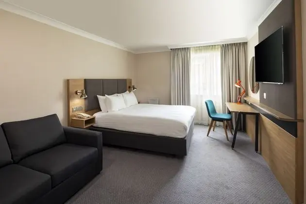 Premium Oda, 1 Büyük (Queen) Boy Yatak ve Çekyat (Minibar)