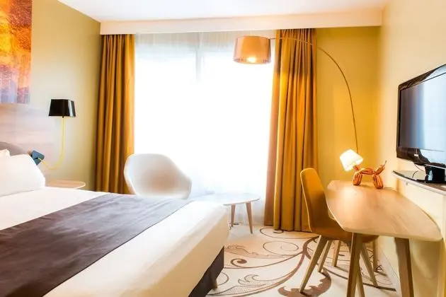 Premium Oda, 1 Büyük (Queen) Boy Yatak ve Çekyat, Balkon