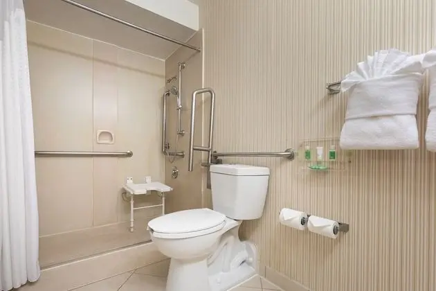 Standard Oda, 1 En Büyük (King) Boy Yatak, Engellilere Uygun (Mobil, Roll Shower)
