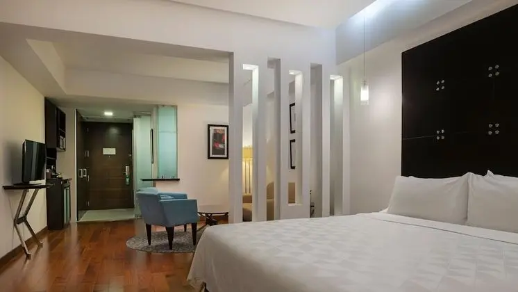 Süit, 1 En Büyük (King) Boy Yatak, Business Dinlenme Salonu Kullanımı