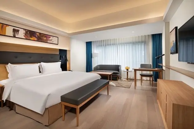 Premium Oda (Separate Bath Walk-In Shower)