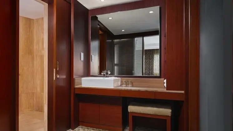 Süit, 1 En Büyük (King) Boy Yatak, Business Dinlenme Salonu Kullanımı (High Floor)