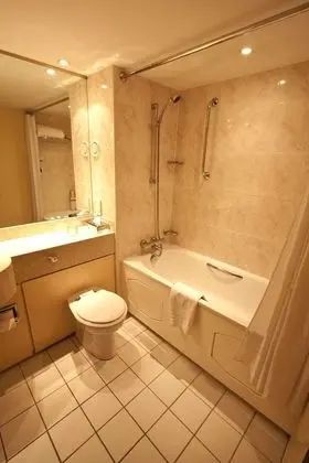 Premium Oda, 1 En Büyük (King) Boy Yatak