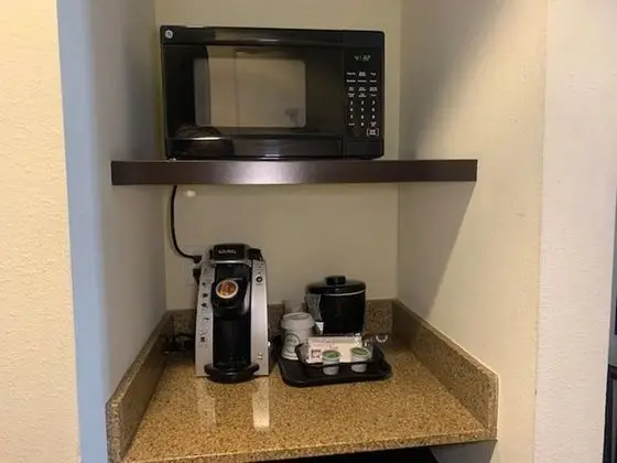 Standard Oda, 2 Büyük (Queen) Boy Yatak, Engellilere Uygun (Accessible Tub)