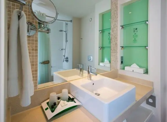 Premium Oda, 1 En Büyük (King) Boy Yatak