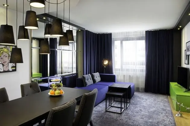 Süit, 1 Yatak Odası (Living/Dining Area)