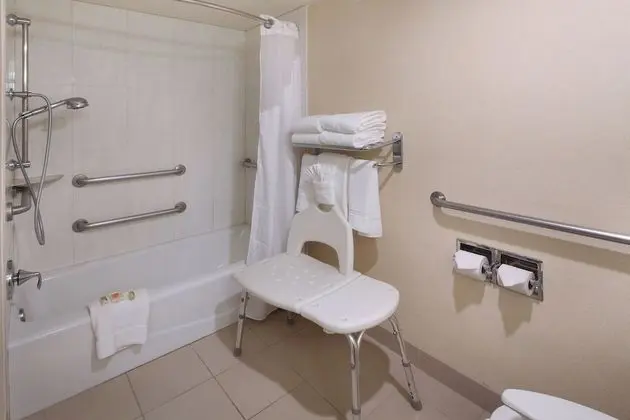 Standard Oda, 1 En Büyük (King) Boy Yatak, Engellilere Uygun (Mobil, Tub)