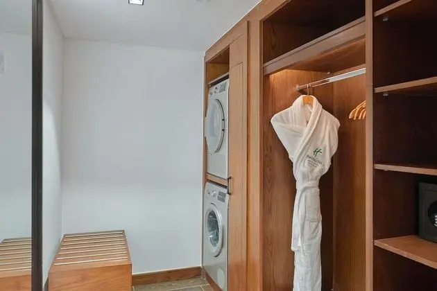 Süit, 1 En Büyük (King) Boy Yatak, Sigara İçilebilir, Şehir Manzaralı