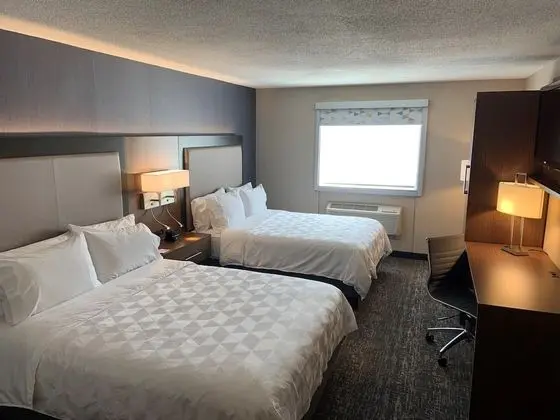 Standard Oda, 2 Büyük (Queen) Boy Yatak, Buzdolabı