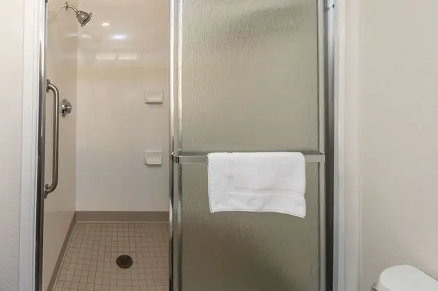 Standard Oda, 1 En Büyük (King) Boy Yatak, Buzdolabı