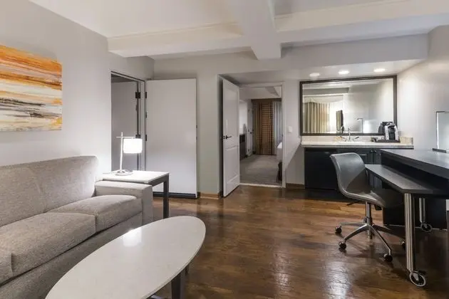 Süit, 2 Yatak Odası (1 King Bed, Living Area)