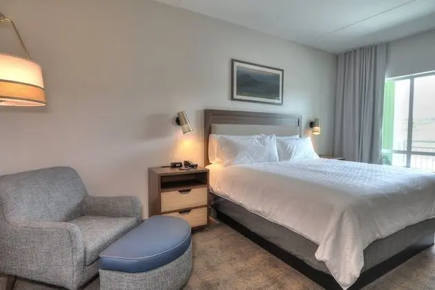 Premium Oda, 1 En Büyük (King) Boy Yatak, Balkon, Nehir Manzaralı (Top Floor)