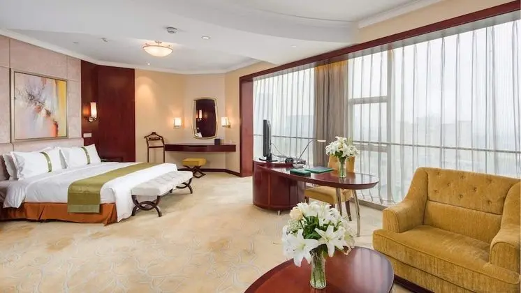 Süit, 1 En Büyük (King) Boy Yatak, Mutfak (Living Dining)