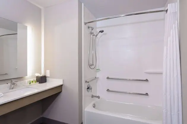 Standard Oda, 1 En Büyük (King) Boy Yatak, Engellilere Uygun (Mobility Tub)